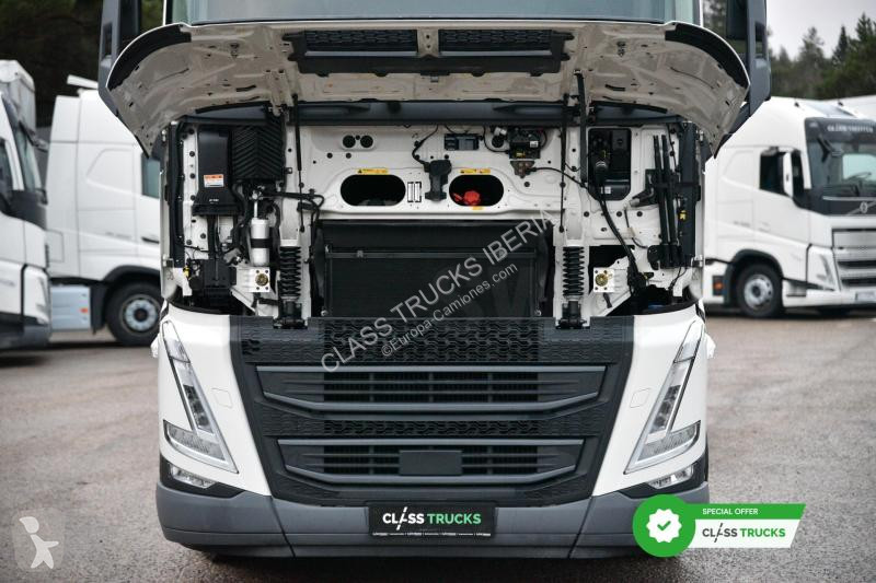 Volvo 500 Globetrotter XL tractor unit