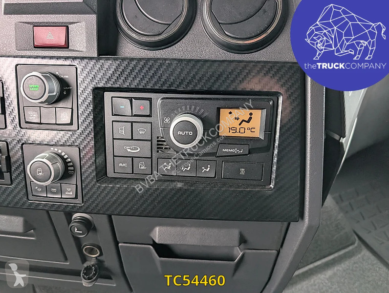 Renault T 520 tractor unit