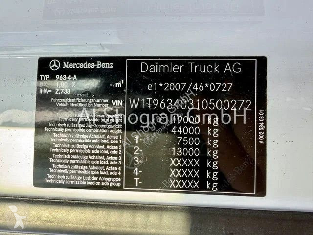 Tahač Mercedes 1851...