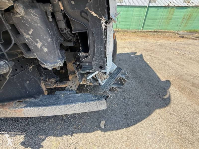 Iveco 490 tractor unit