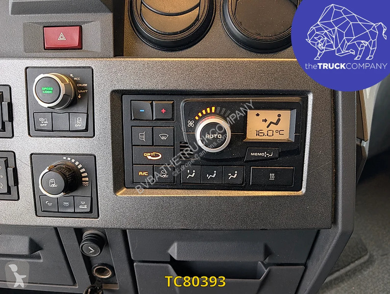 Renault T 520 tractor unit