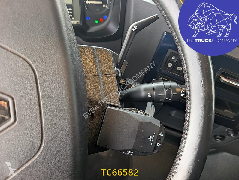 Renault T 520 tractor unit