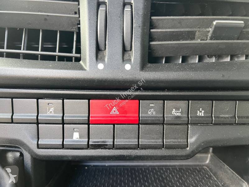 Iveco 570 tractor unit