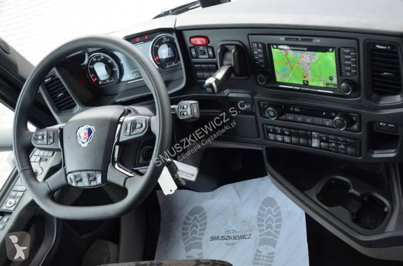 Scania 450 tractor unit