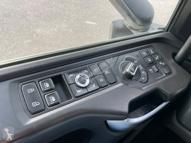 Scania 730 A6X4NZ tractor unit