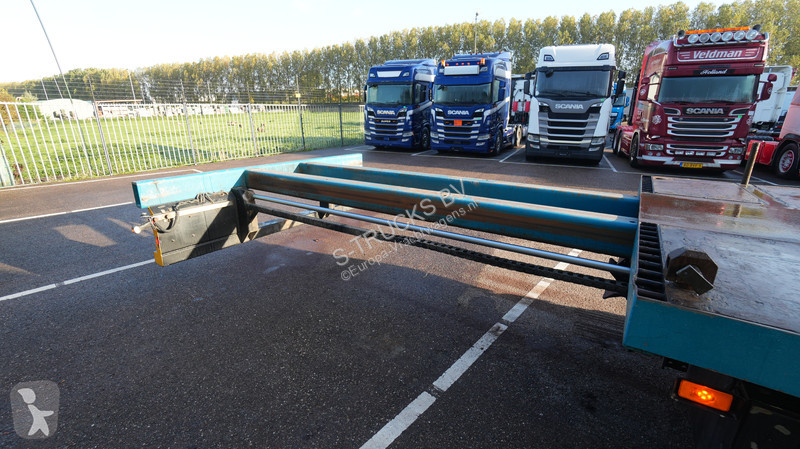 Cabeza tractora Volvo 8x2 flatbed truck with...