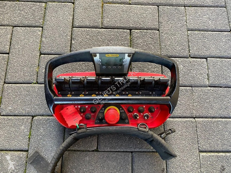 Traktor Volvo 500 8X6 + PALFINGER PK 65002-SH F...