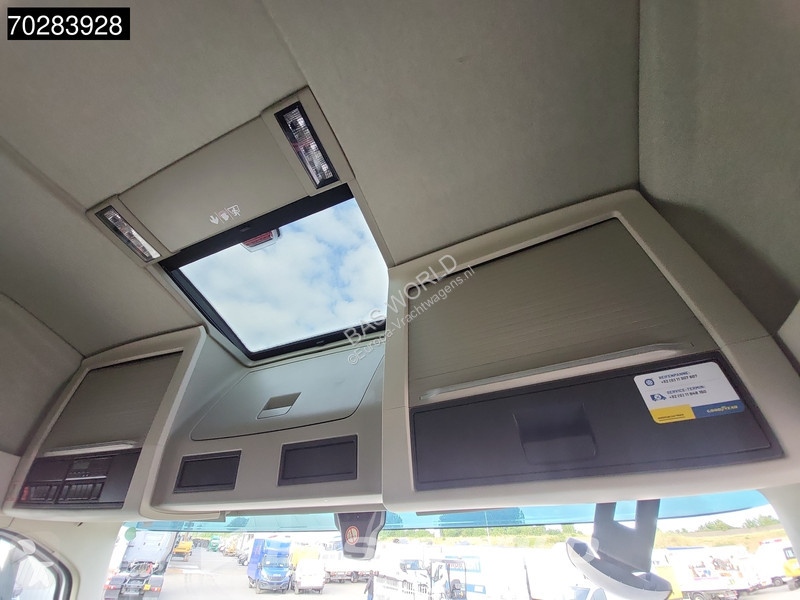 Tahač Volvo FH  4X2 LNG VEB+ ADR VDS I-ParkCool...