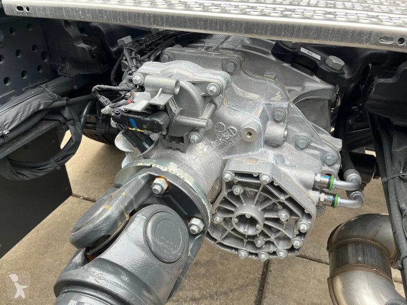 Tractor Mercedes 3340 S 6x4 Tractor Head