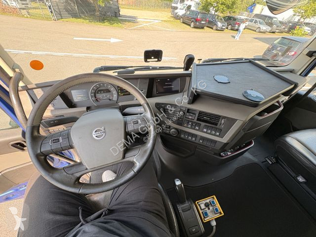 Tractor Volvo...