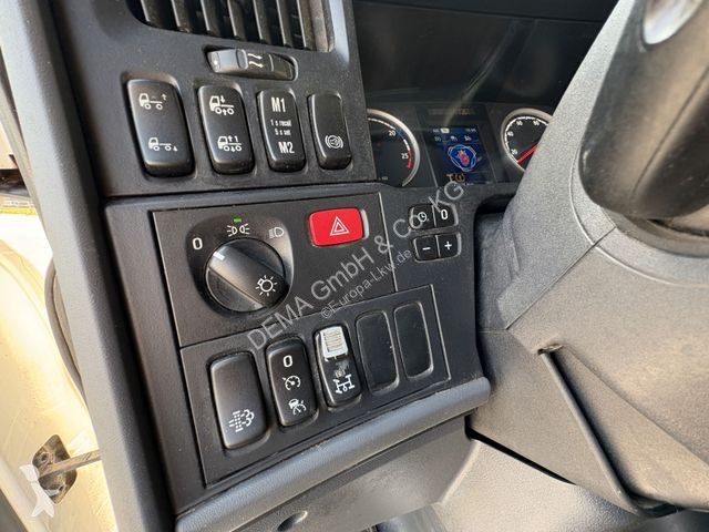 Traktor Scania...