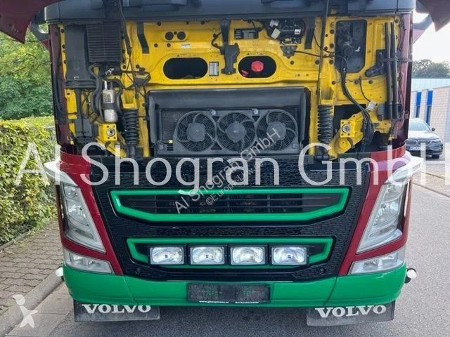 Tahač Volvo FH...