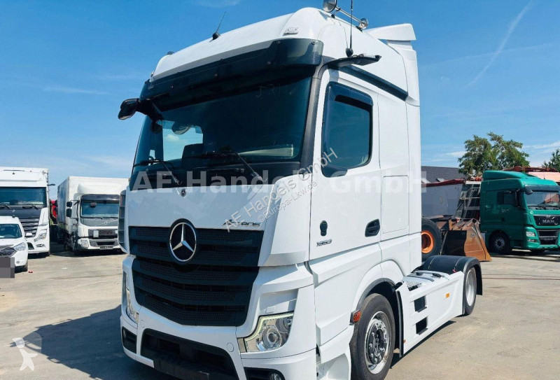 Traktor Mercedes 1853