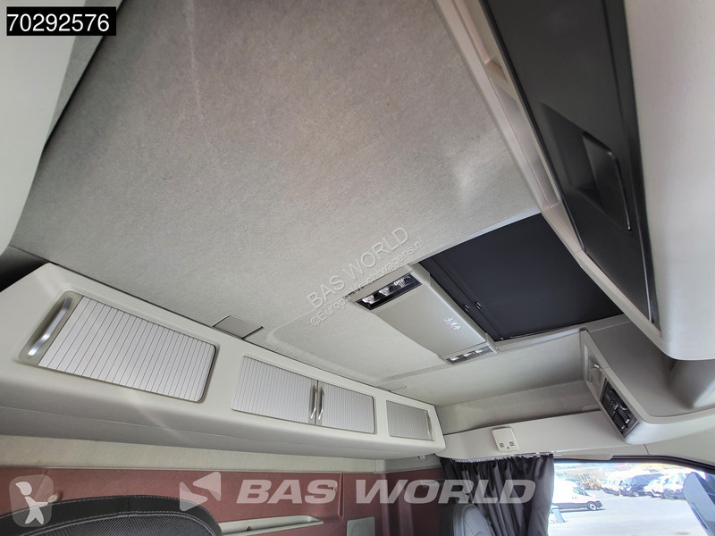 Tahač Volvo 650 6X4 Retarder Full-Air Liftachse...
