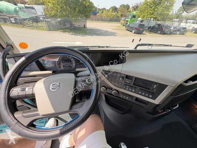 Tahač Volvo FH...