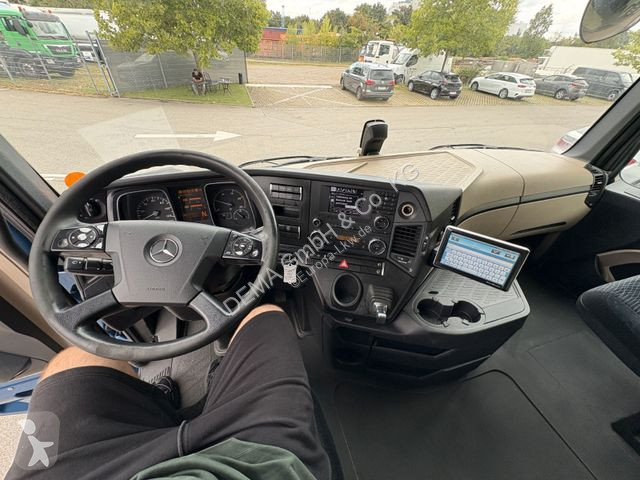 Tractor Mercedes...