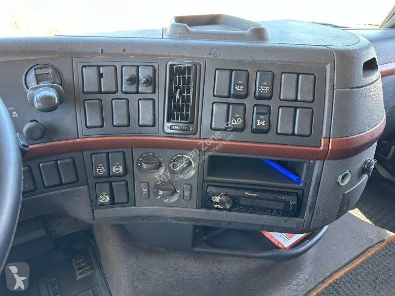 Tracteur Volvo 550