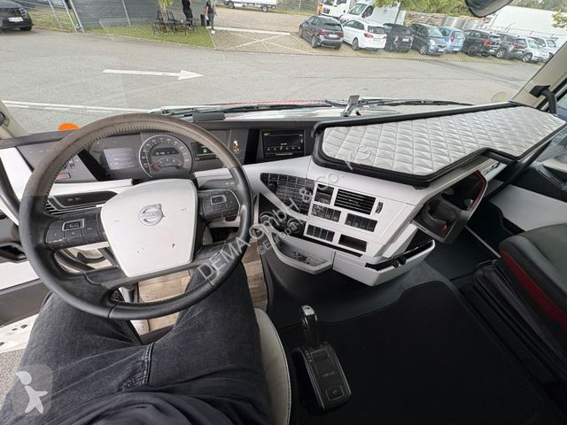 Tahač Volvo...
