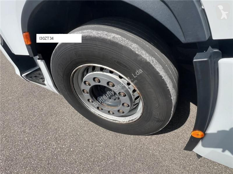 جرار Iveco S-WAY 460