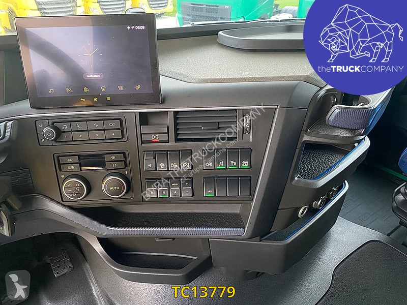 جرار Volvo 500