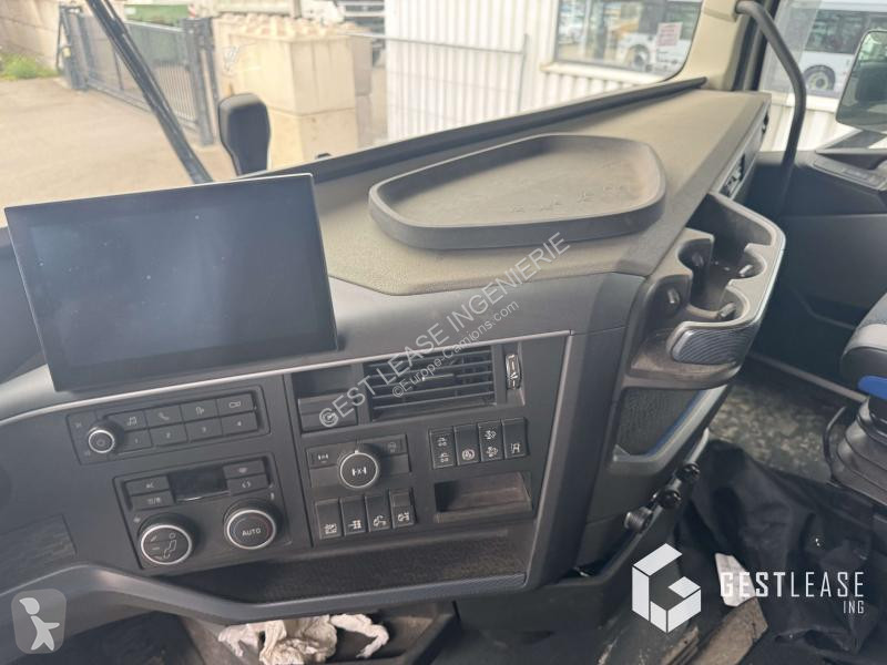 جرار Volvo 500