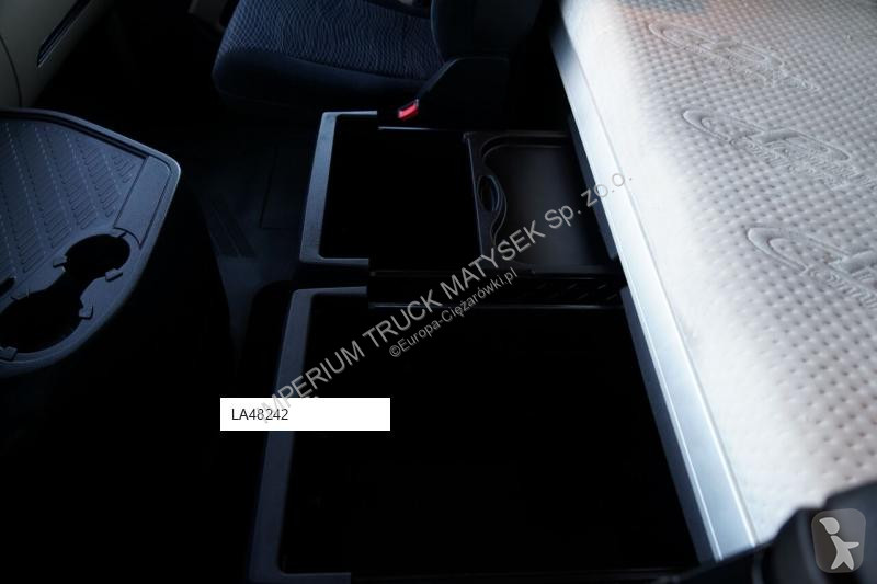 جرار Mercedes ACTROS 1842