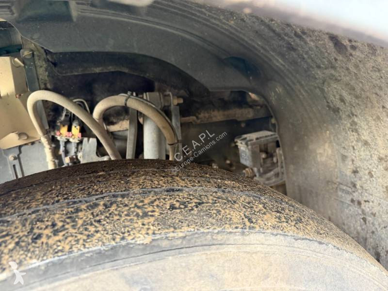 جرار Volvo