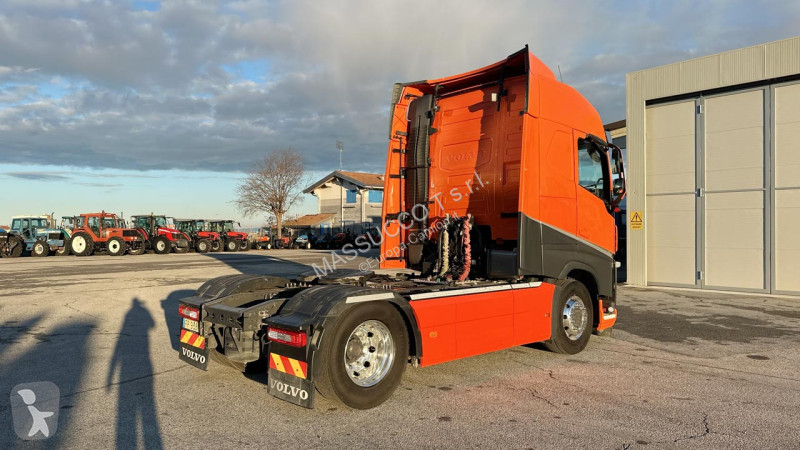 جرار Volvo 42T 4x2
