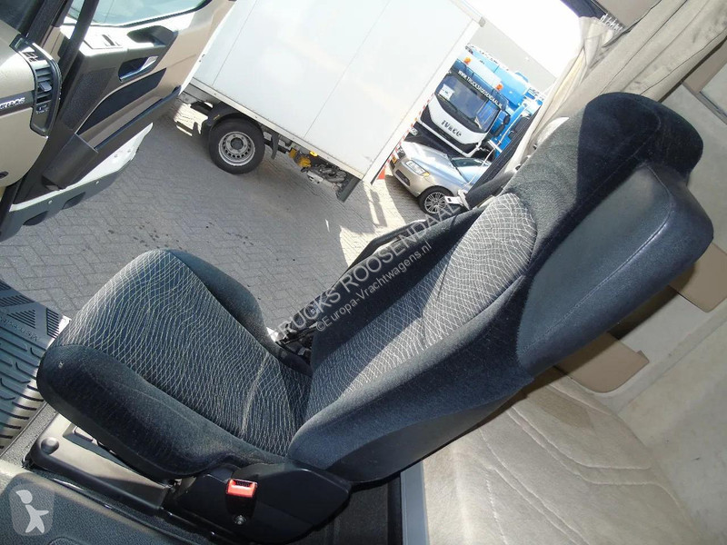 جرار Mercedes 1842 + euro 5 + spoiler