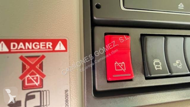 جرار Volvo