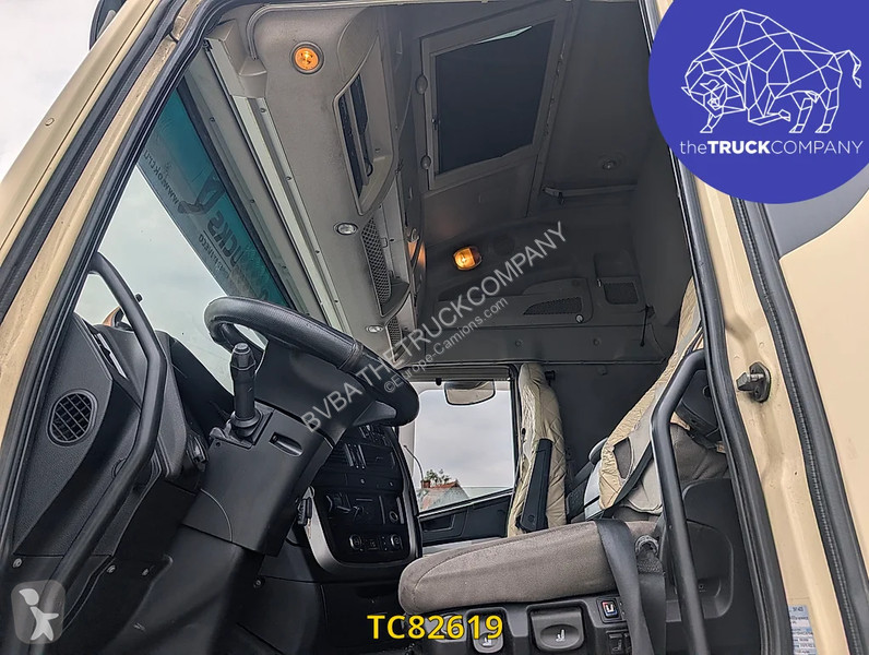 جرار Iveco 440 S42
