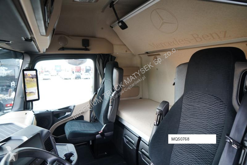 جرار Mercedes 1845