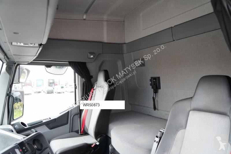 Влекач Renault T 430