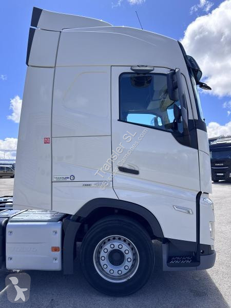 جرار Volvo
