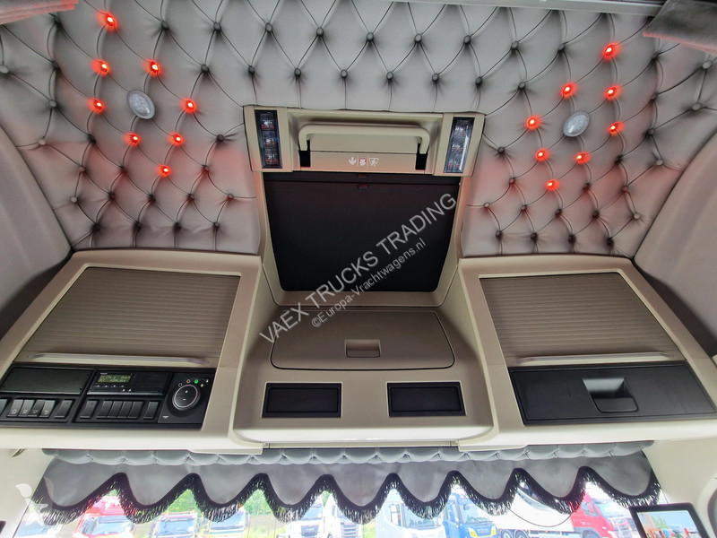 Traktor Volvo 13500 Aero Globetrotter XL 4x2 -...