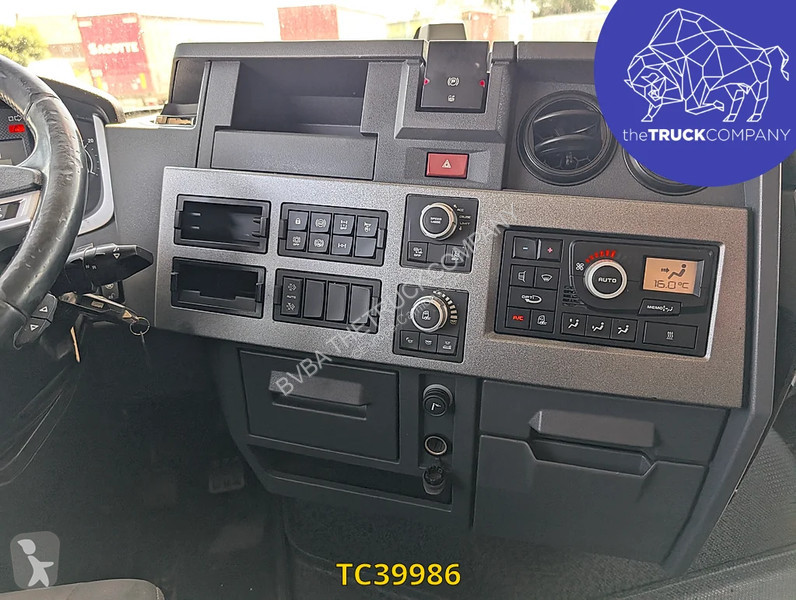 جرار Renault T 480