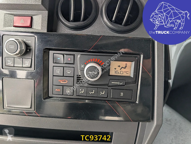 جرار Renault T 480