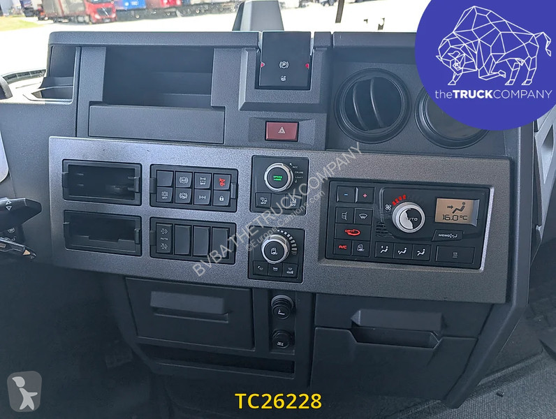 جرار Renault T 480