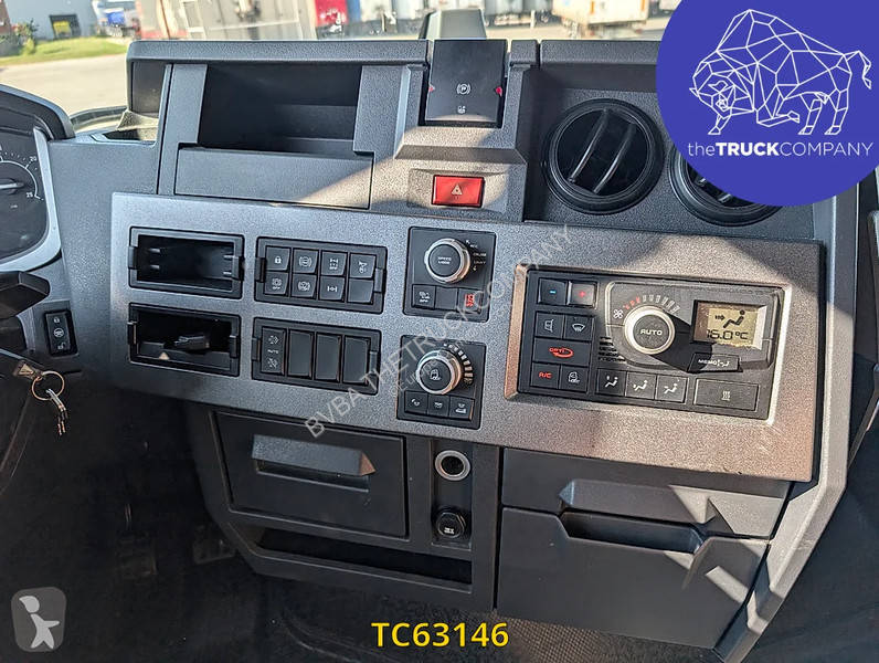 جرار Renault T 480
