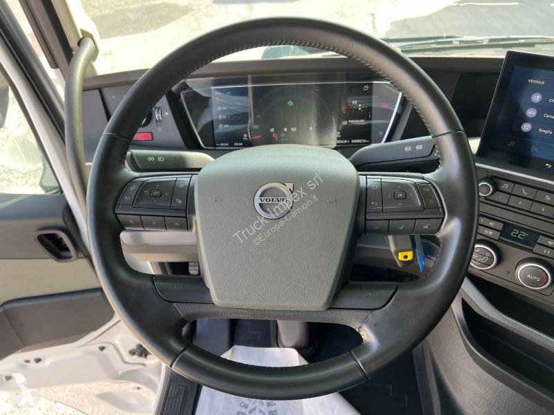 جرار Volvo