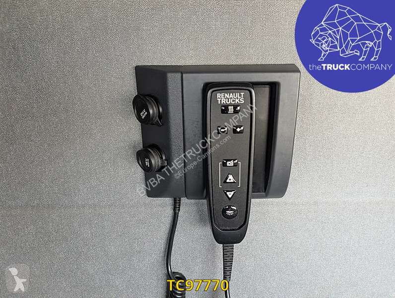 جرار Renault T 460