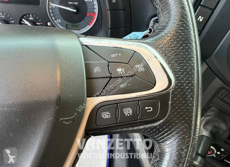 جرار Iveco