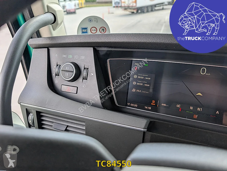 جرار Volvo 500