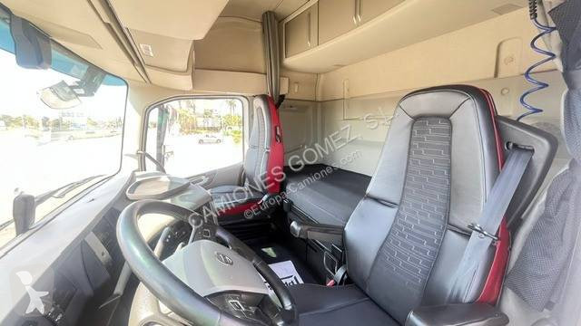 جرار Volvo