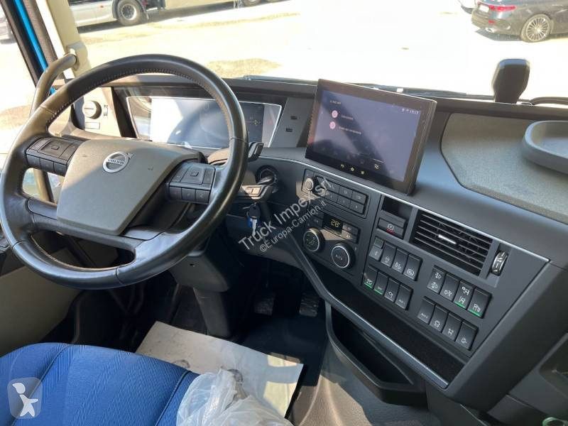 جرار Volvo