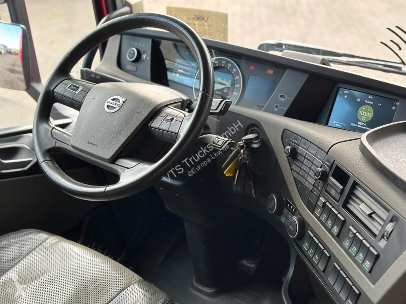 جرار Volvo 500 4x2 LL Hubsattel