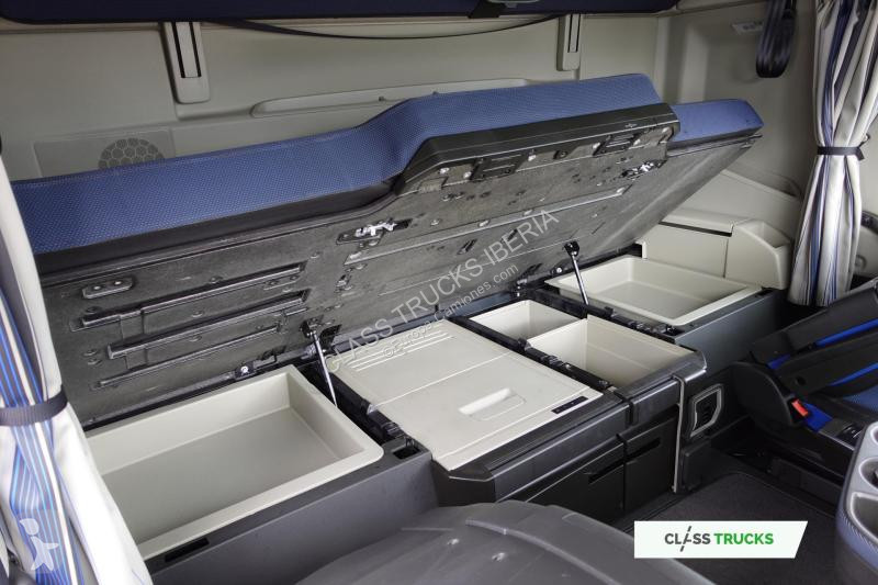 جرار Volvo 500 Globetrotter XL