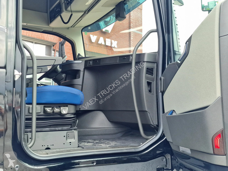 جرار Volvo 13540 Aero Globetrotter XL 4x2 - New...