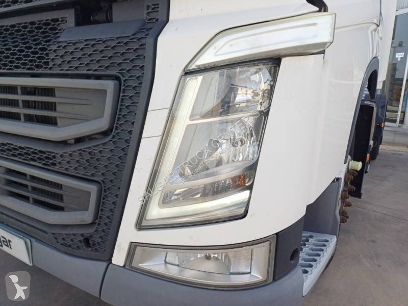 جرار Volvo