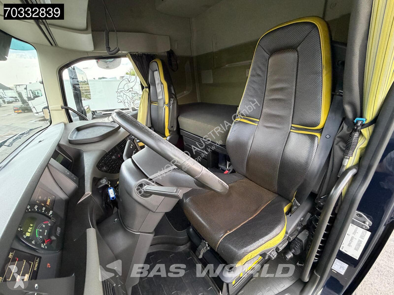 Cap tractor Volvo 750 6X4 XL Retarder 2x Tanks...